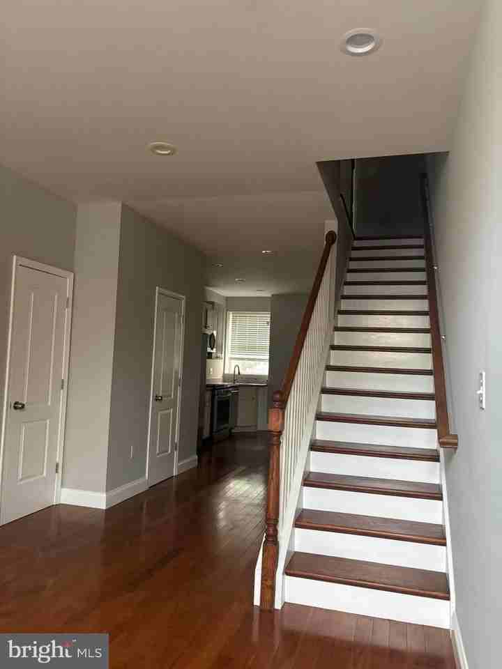 411 Robert St - Photo 2 of 18