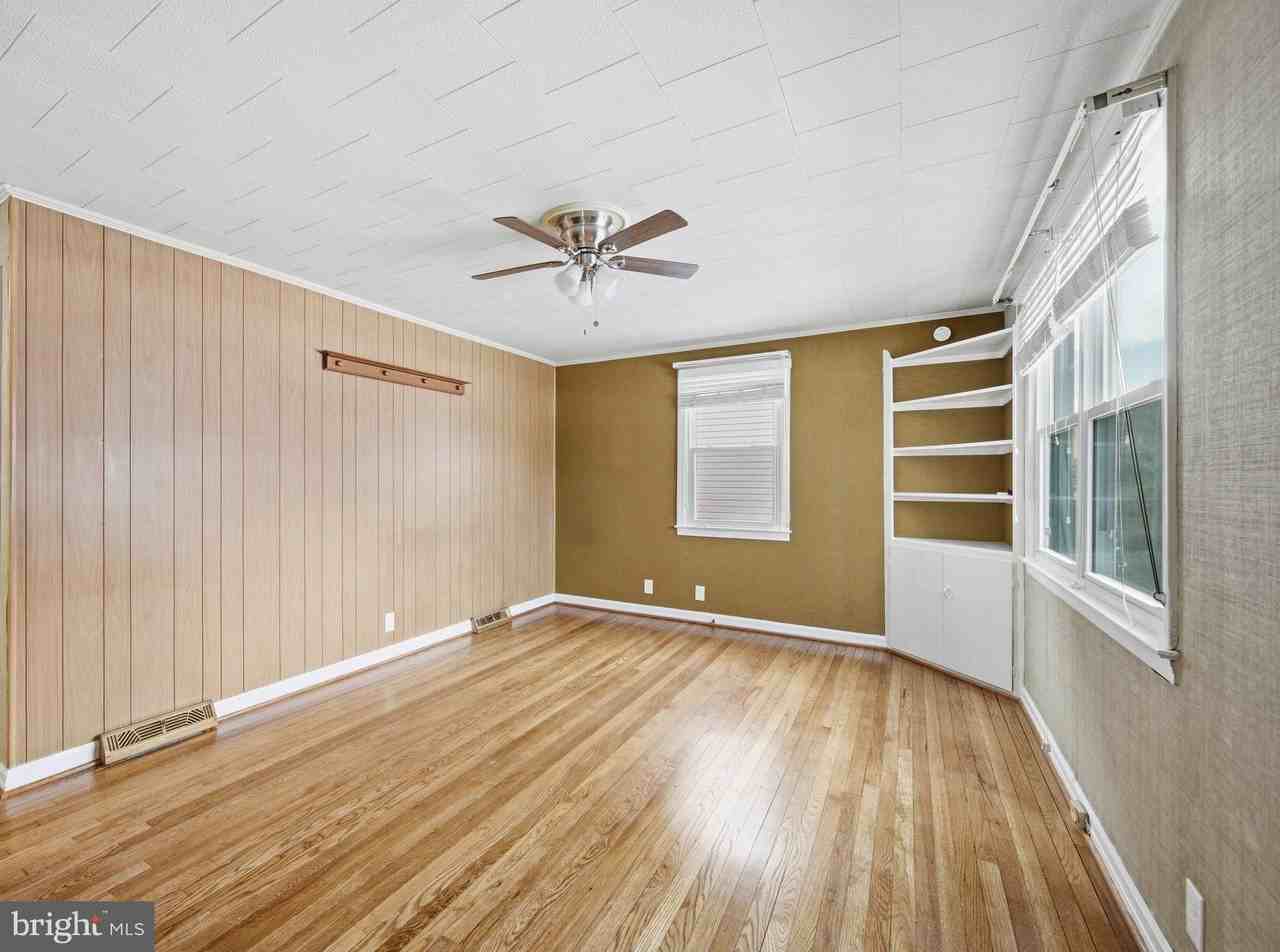 3413 Yardley Dr - Photo 6 of 41