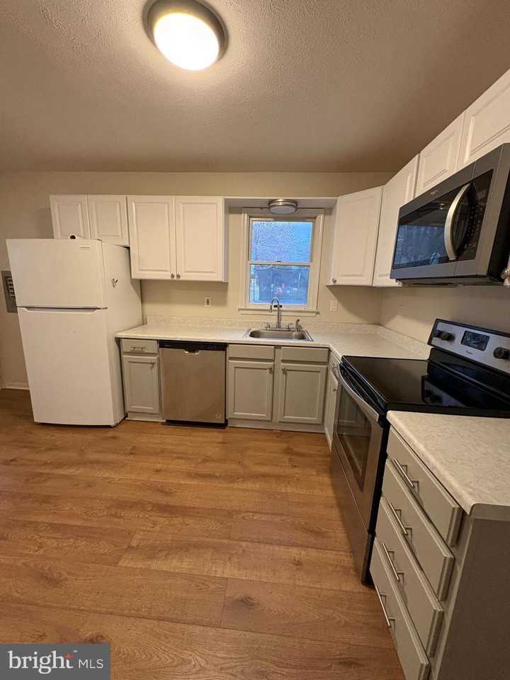 39564 Potomac Ave - Photo 3 of 20