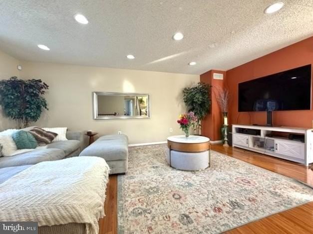 2 Halstead Pl - Photo 4 of 16