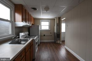 featured image of 52 1/2 Chestnut St