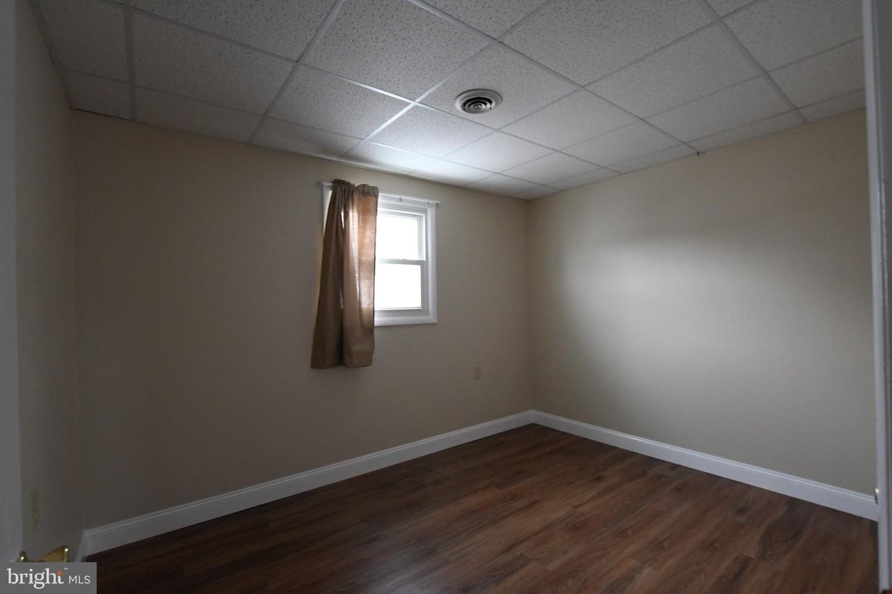 52 1/2 Chestnut St - Photo 3 of 7