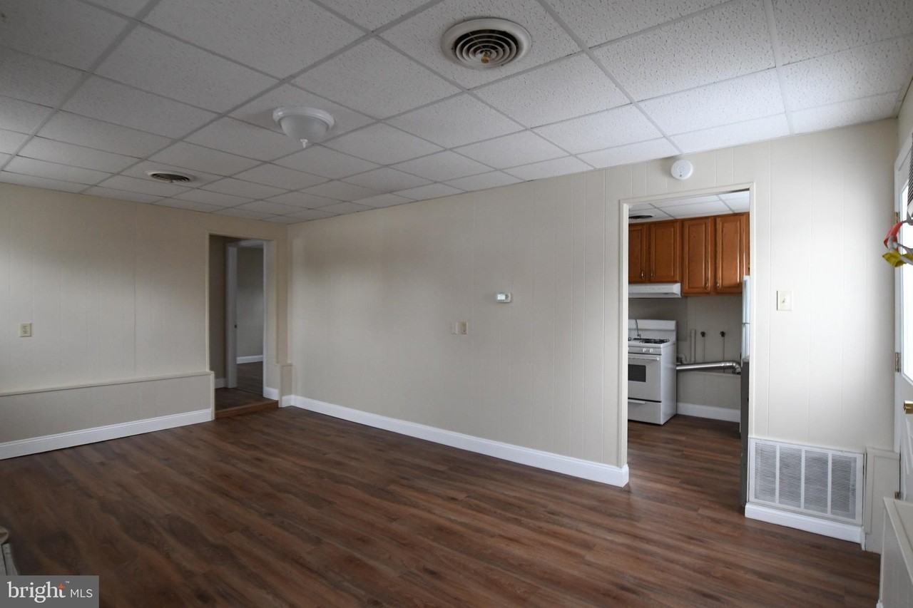 52 1/2 Chestnut St - Photo 5 of 7