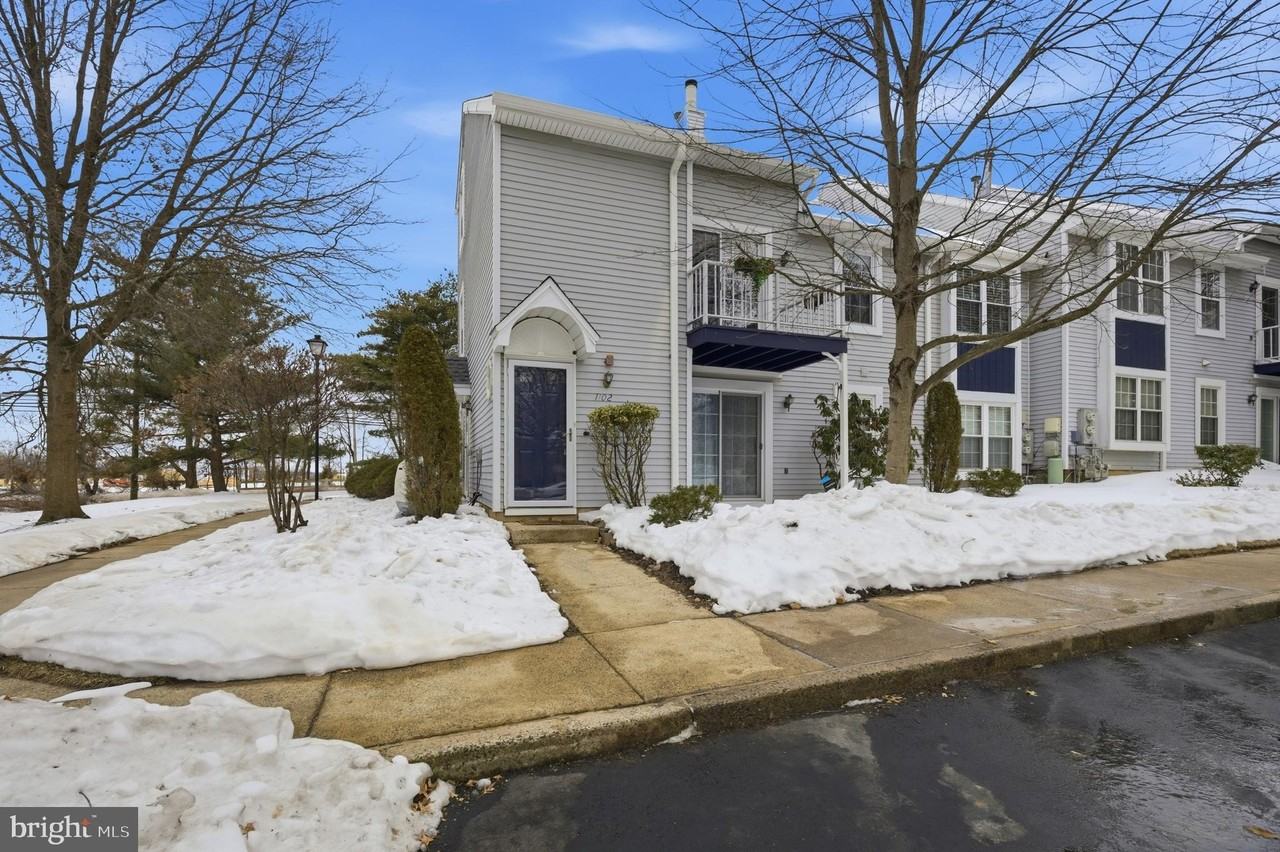 1102 Society Pl - Photo 2 of 31