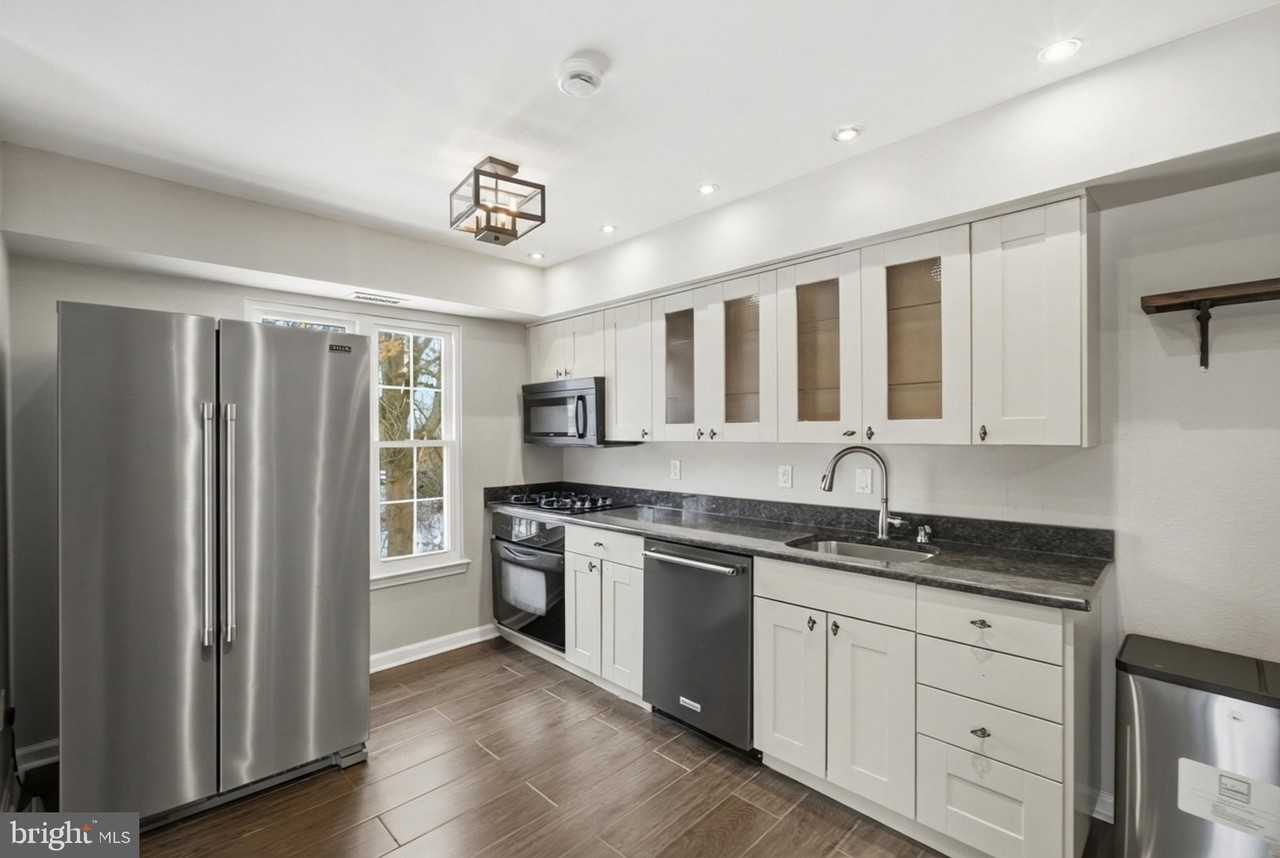 1102 Society Pl - Photo 7 of 31