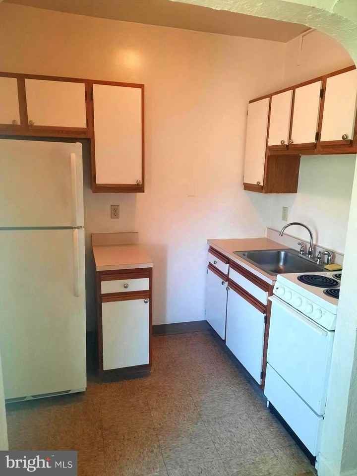 12 S Filbert St Apt C7 #C7 - Photo 3 of 6