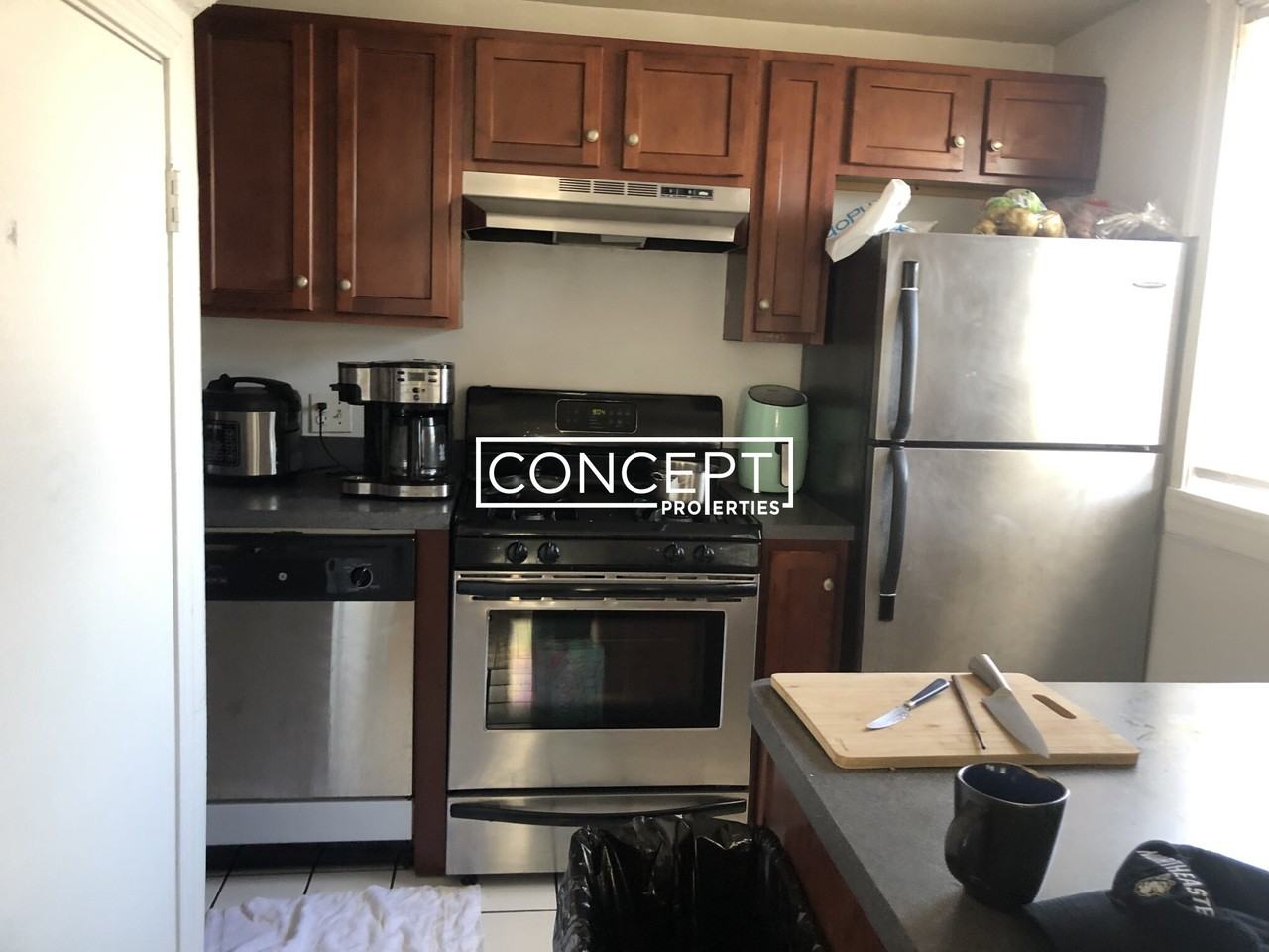 87 Sheridan St #4 - Photo 3 of 13