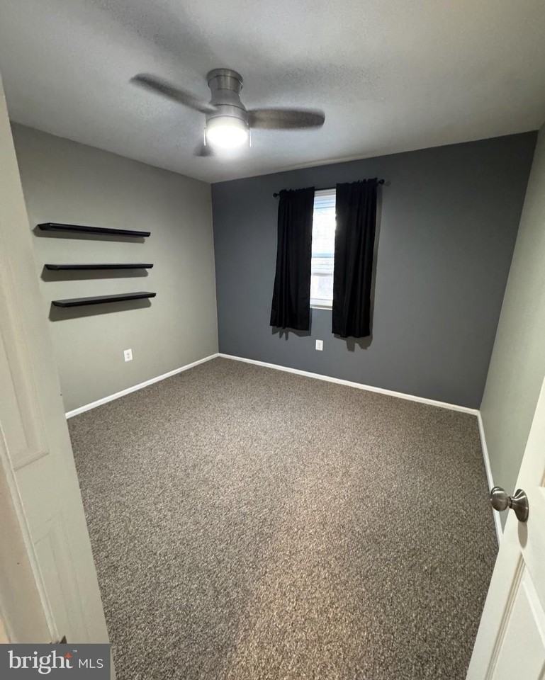 513 Corinthian Ave - Photo 6 of 7