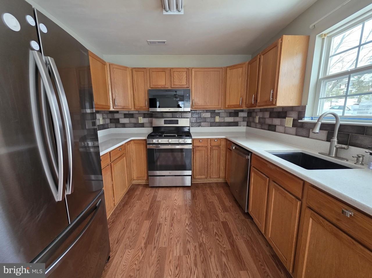 347 Glenn Rose Cir - Photo 7 of 27