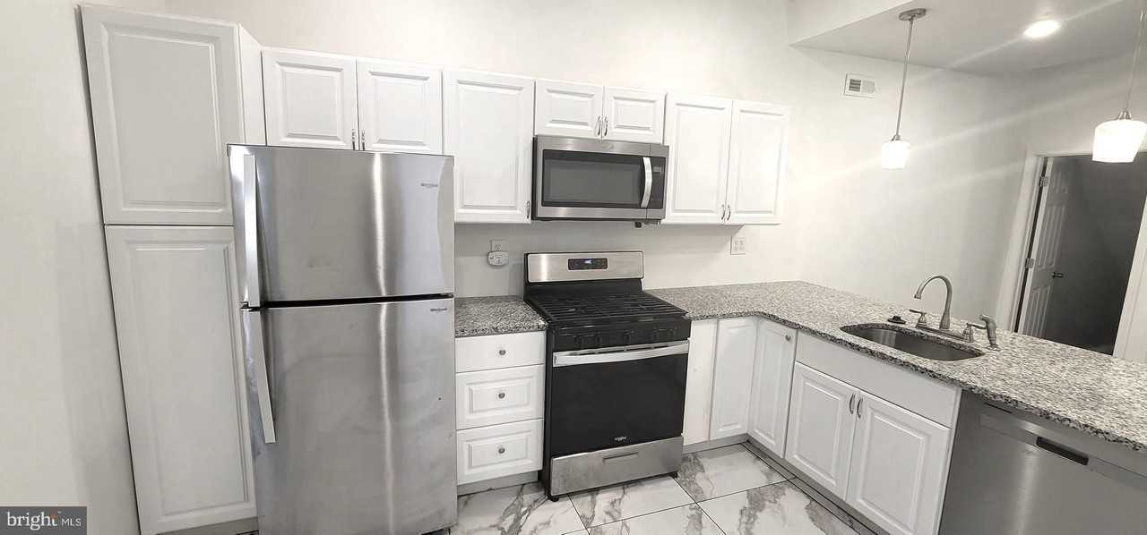 423 N 52nd St - Photo 6 of 21