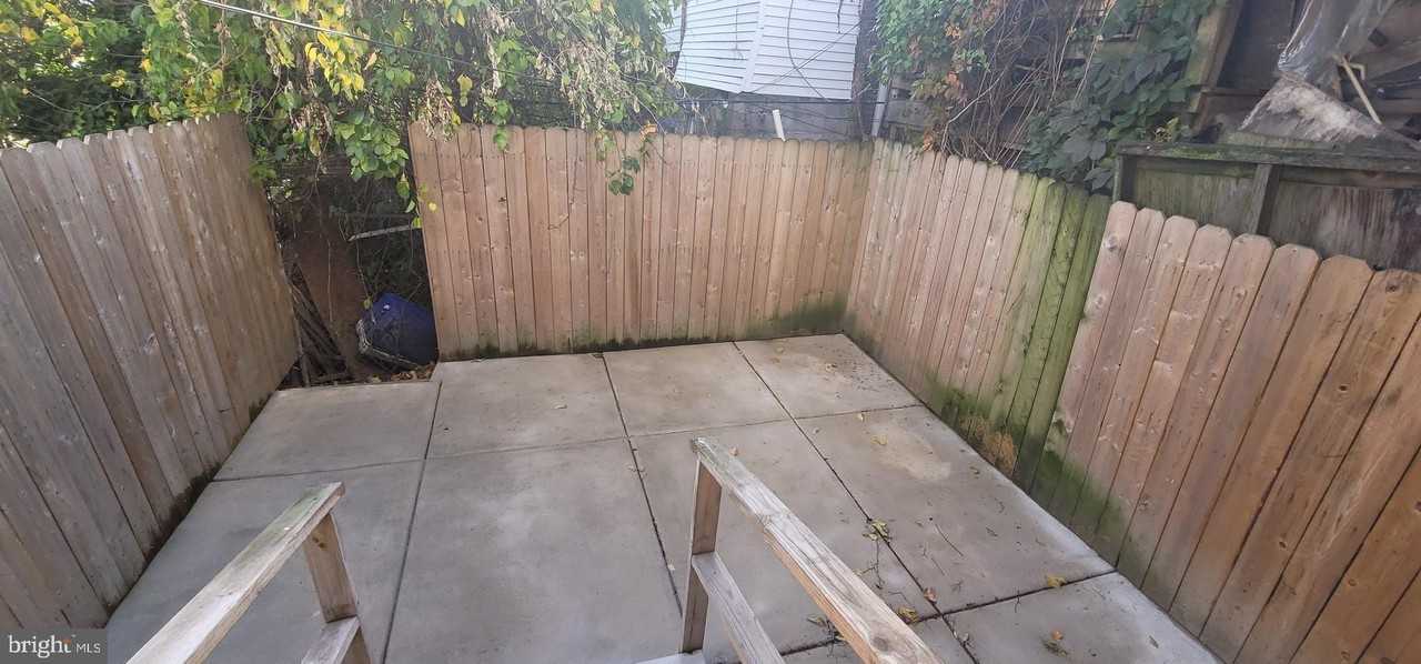 423 N 52nd St - Photo 7 of 21