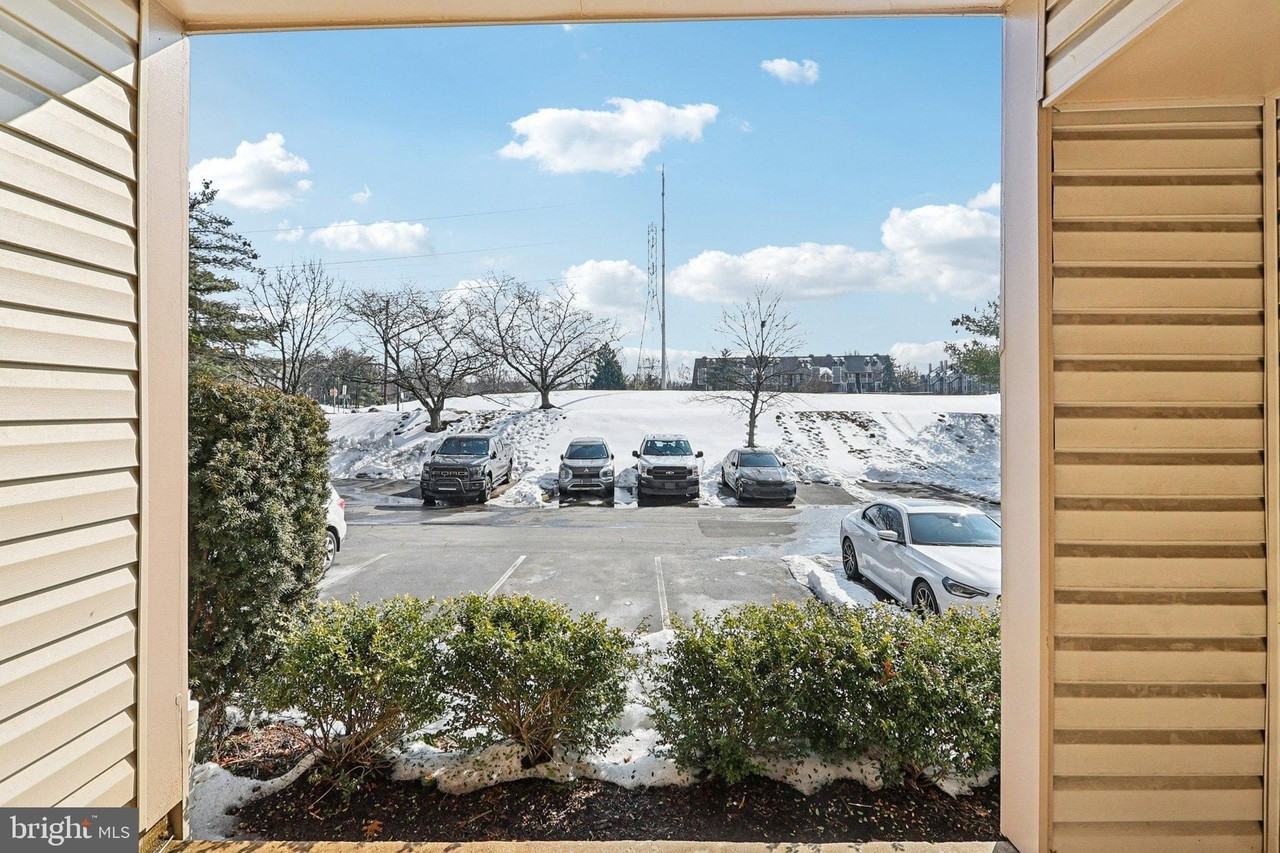 6933 Mary Caroline Cir Unit B #B - Photo 6 of 41