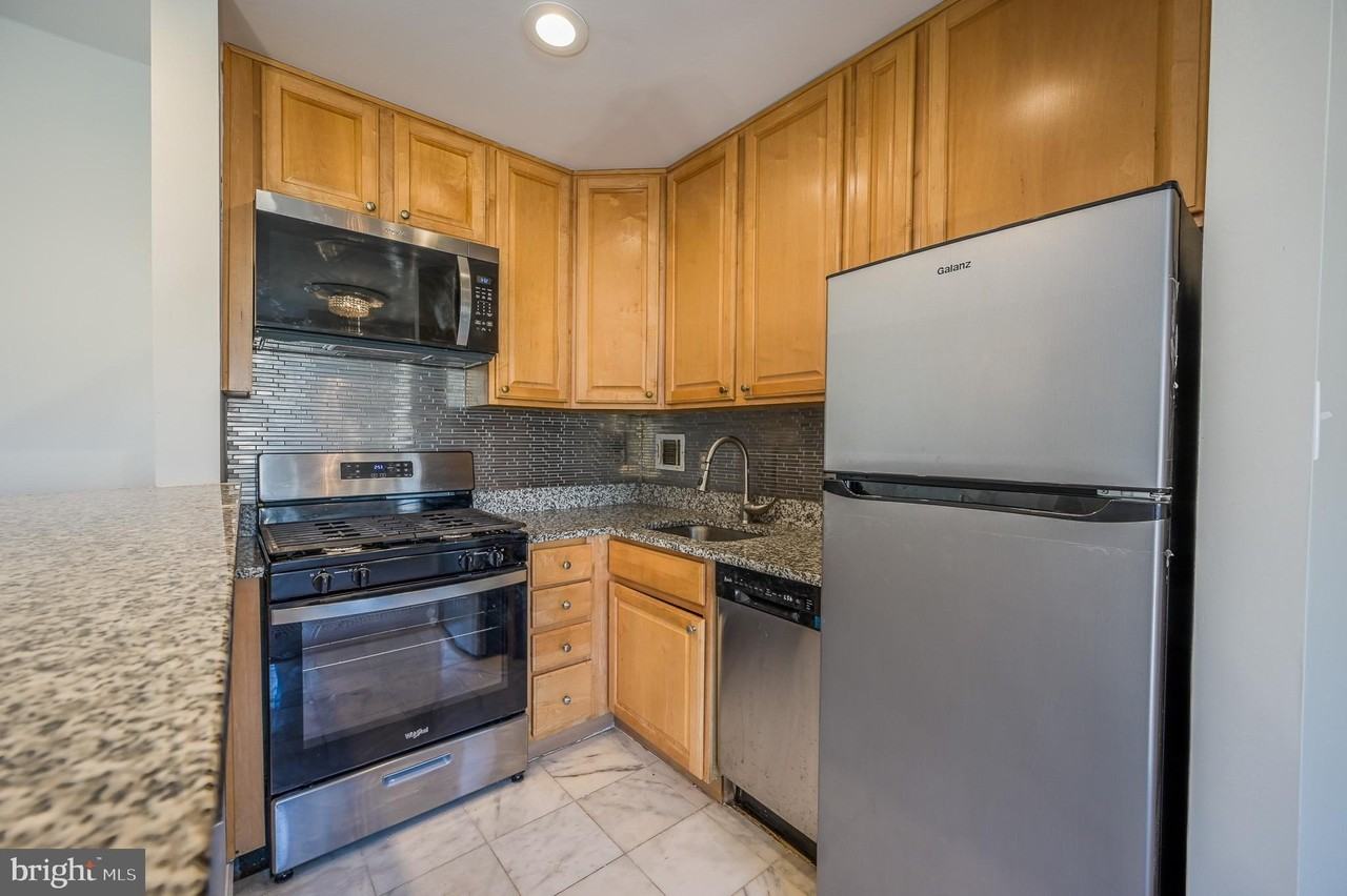 6141 Leesburg Pike Apt 605 #605 - Photo 6 of 20