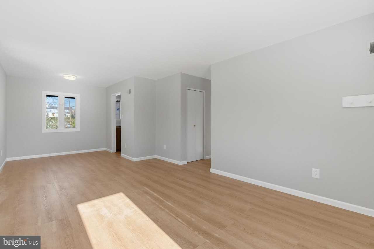 1813 Olmstead Dr - Photo 4 of 24