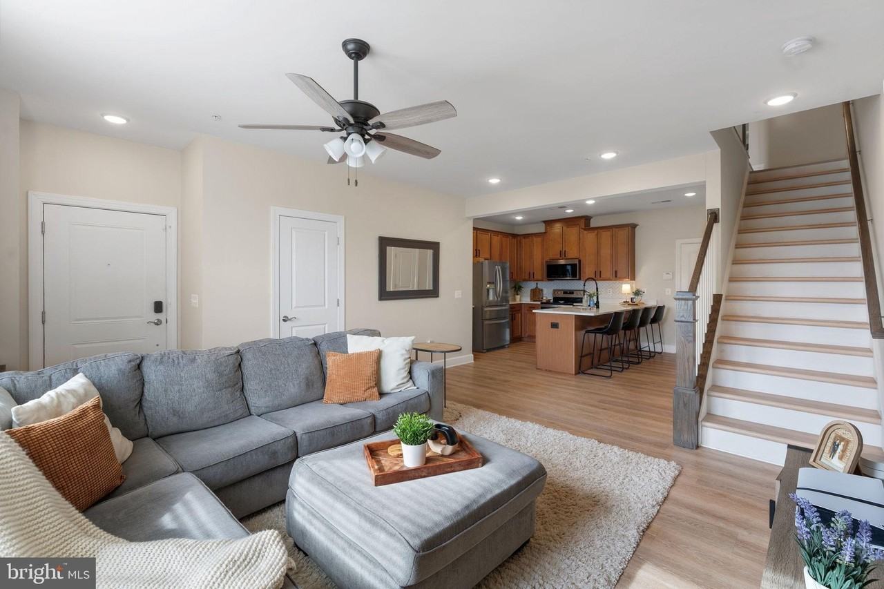 10439 Ratcliffe Trl - Photo 2 of 34