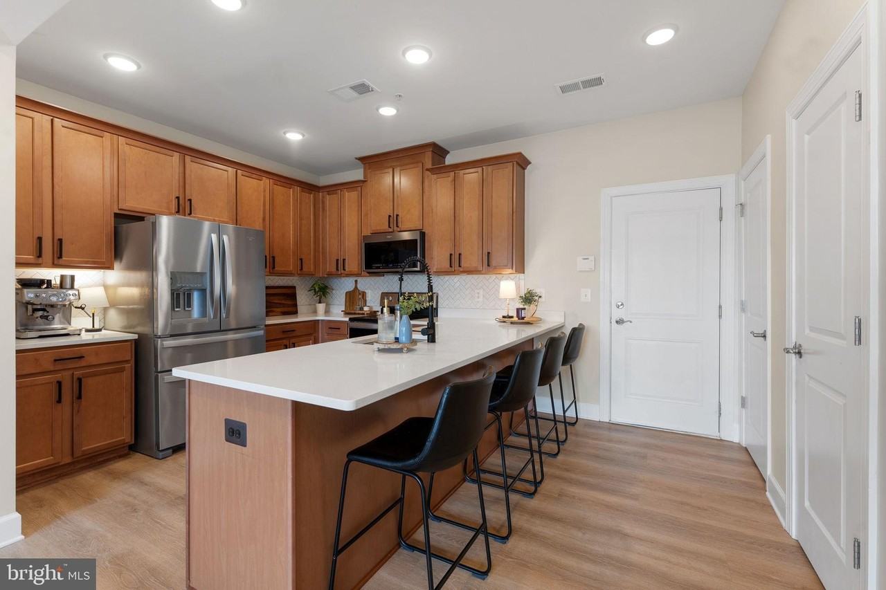 10439 Ratcliffe Trl - Photo 5 of 34