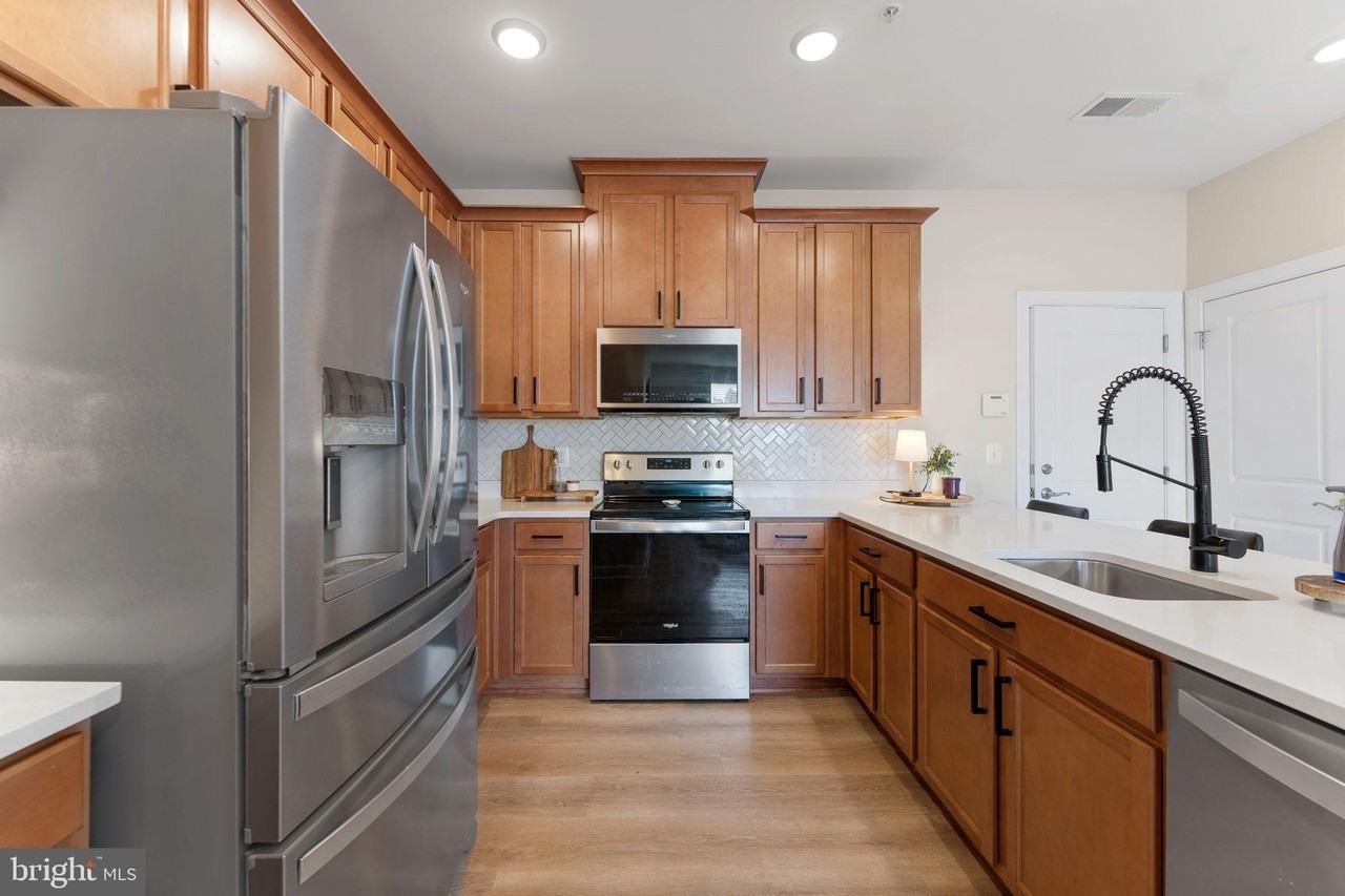 10439 Ratcliffe Trl - Photo 7 of 34