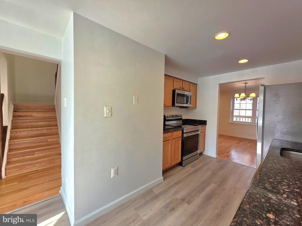 2520 Doverhill Ct - Photo 4 of 35