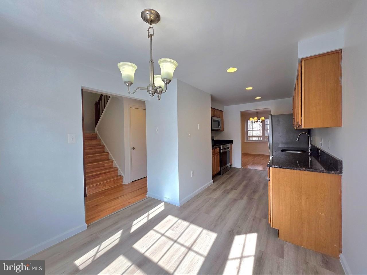 2520 Doverhill Ct - Photo 5 of 35