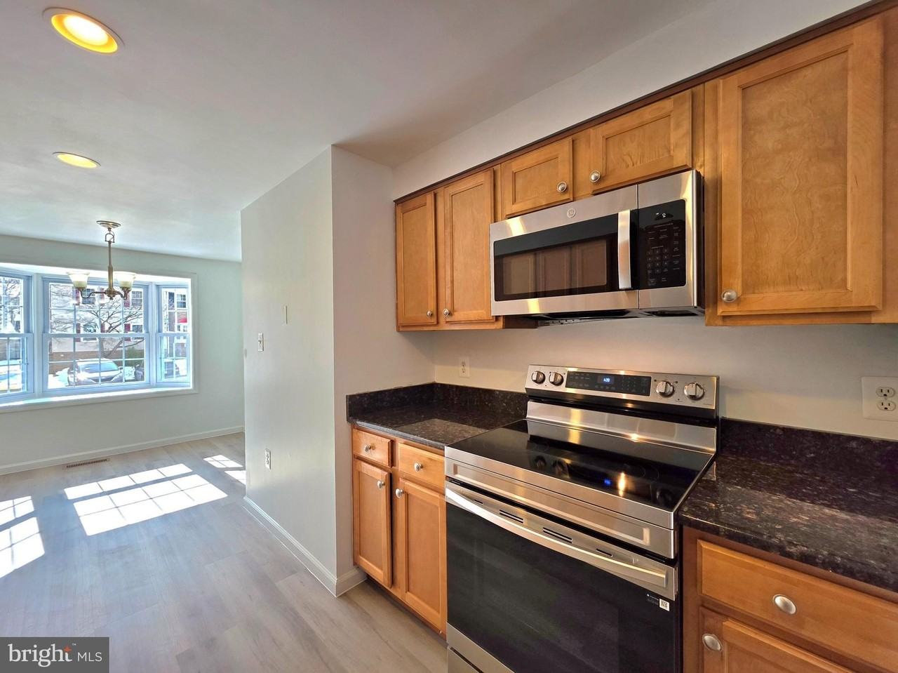 2520 Doverhill Ct - Photo 7 of 35