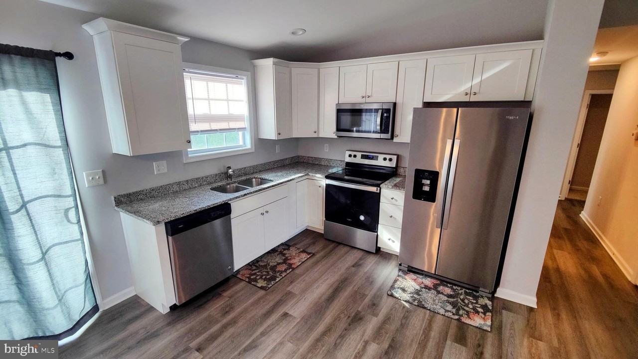 714 Wendover Dr - Photo 2 of 28