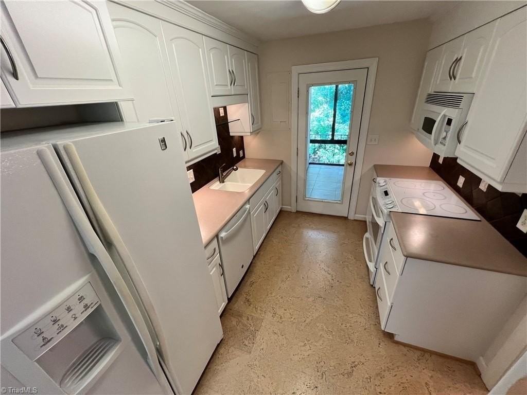 343 Hanover Arms Ct #D - Photo 7 of 20