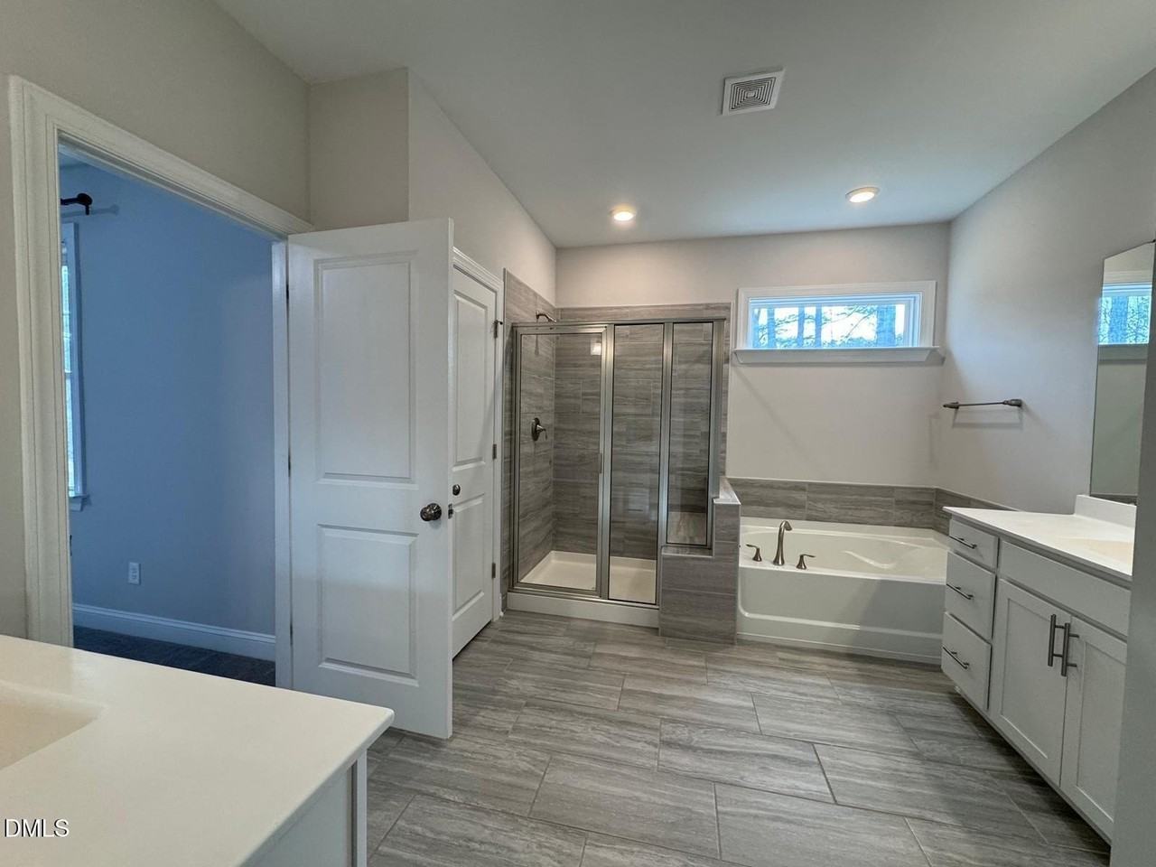 4912 Enlightenment Rd - Photo 2 of 42