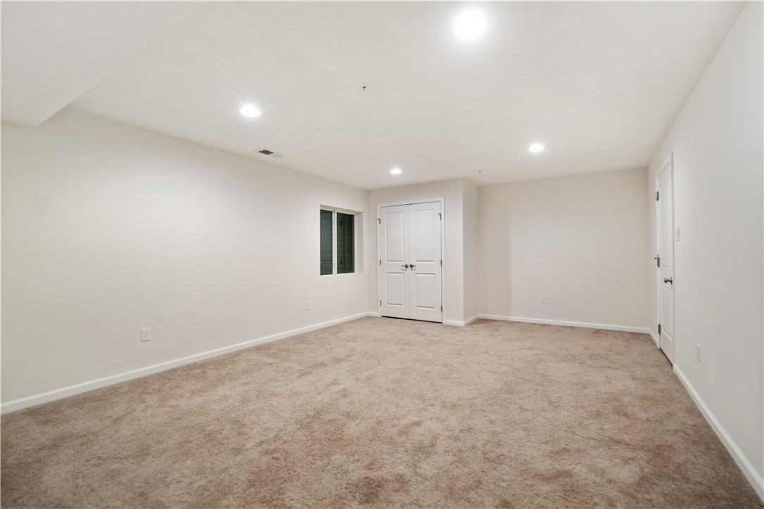 220 Noble Woods Dr - Photo 7 of 37