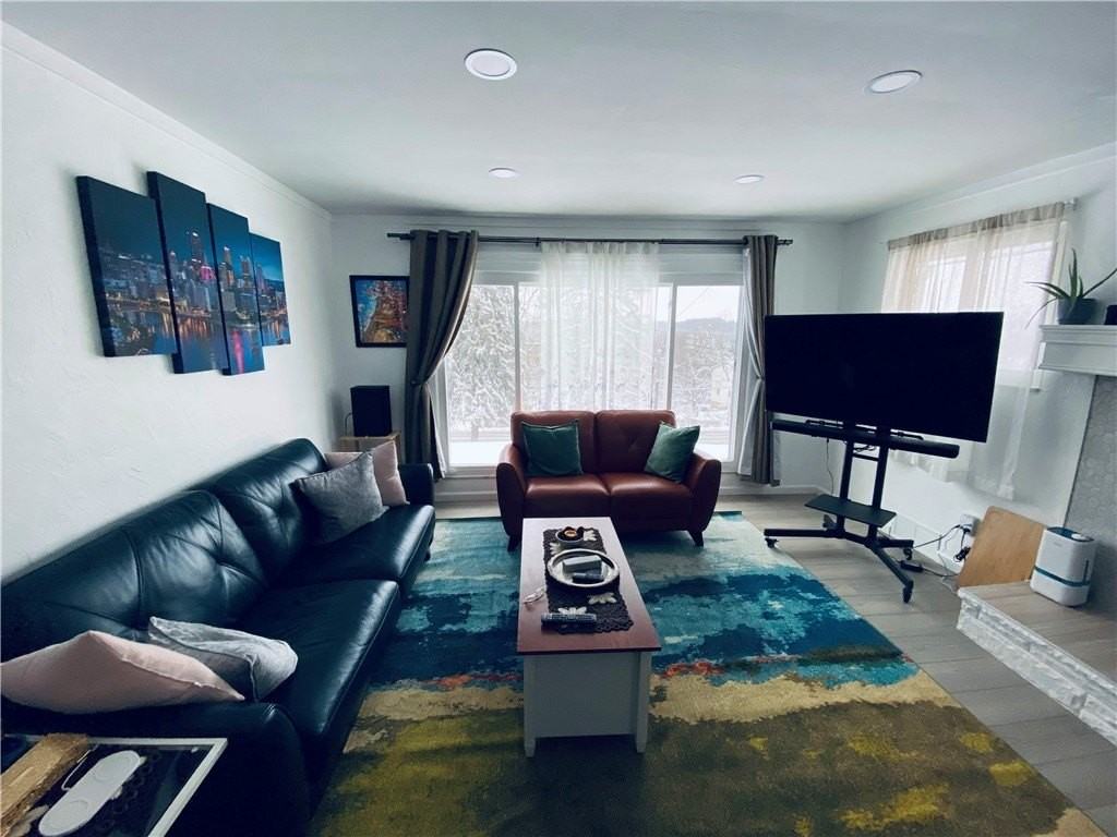 271 W Ingomar Rd - Photo 4 of 17