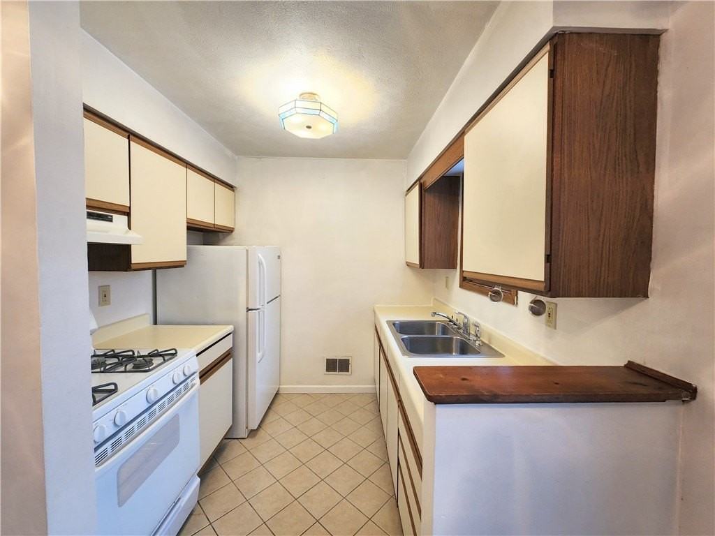 599 Highland Pl #2 - Photo 6 of 6