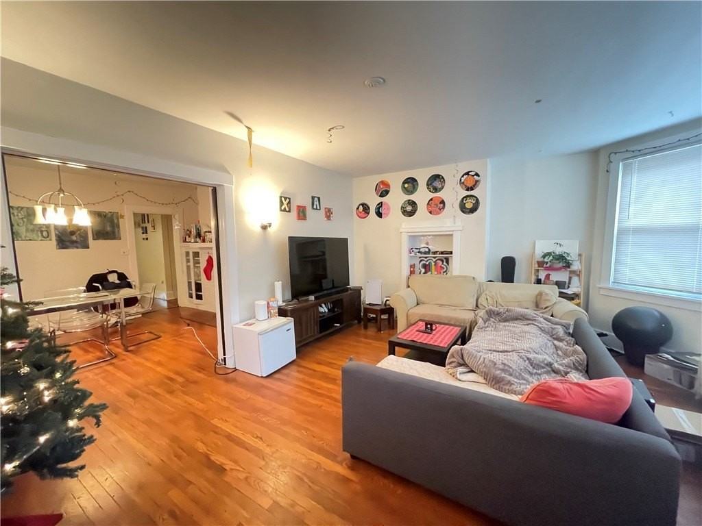 541 S Aiken Ave #539 - Photo 2 of 6