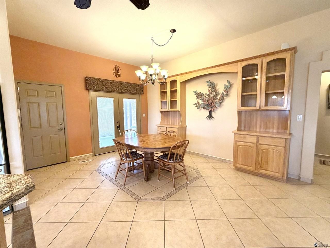 14341 E 54th St - Photo 3 of 20