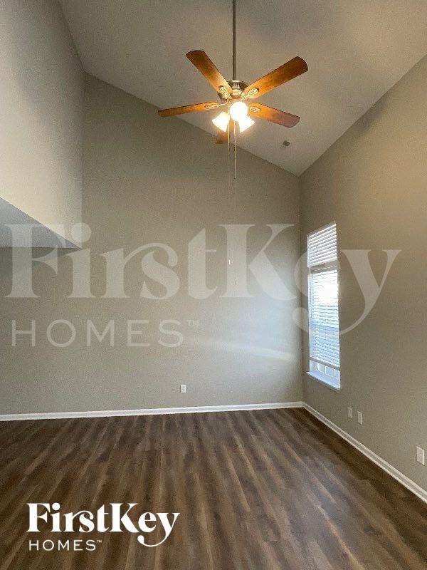 1339 Blue Heron Ln - Photo 2 of 11