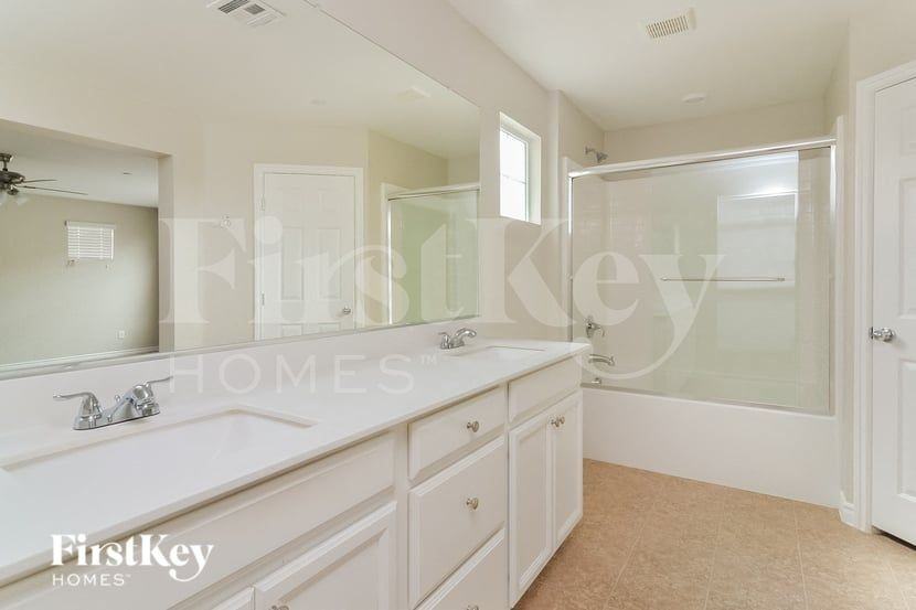 803 N Water St - Photo 7 of 15