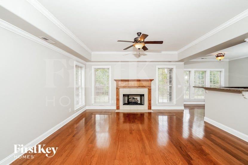 8624 Highlands Dr - Photo 2 of 15