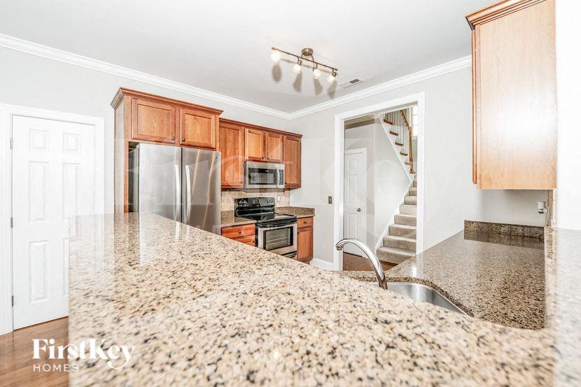 8624 Highlands Dr - Photo 5 of 15