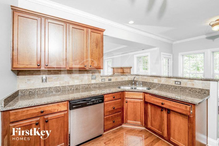 8624 Highlands Dr - Photo 6 of 15