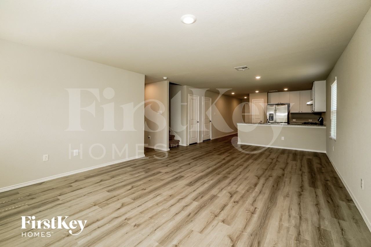 1914 Morse Way - Photo 5 of 15