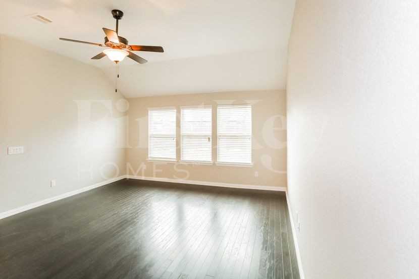 1025 Twisting Ridge Ter - Photo 3 of 16