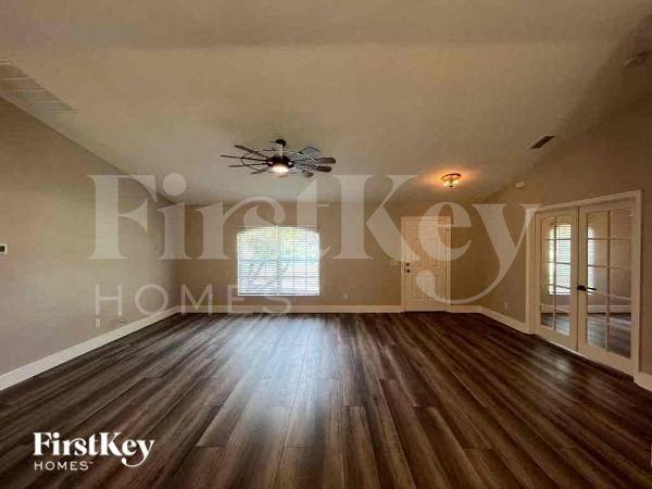 2670 Denicke St - Photo 2 of 12