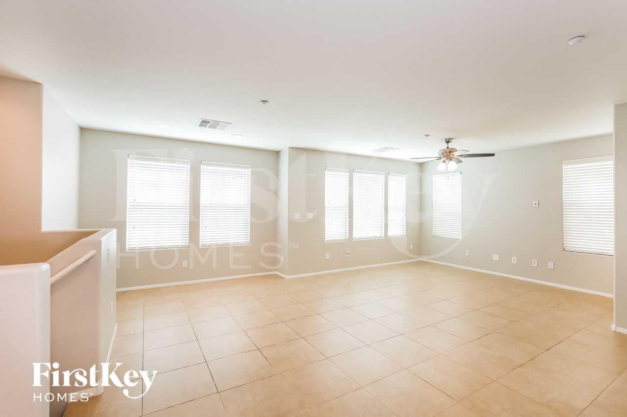 8944 Amy Olivia Ave - Photo 2 of 15