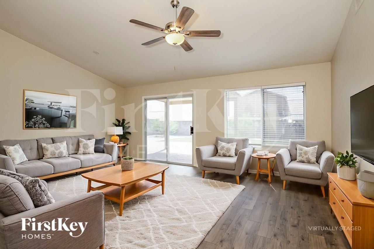 6396 N 81st Dr - Photo 4 of 18