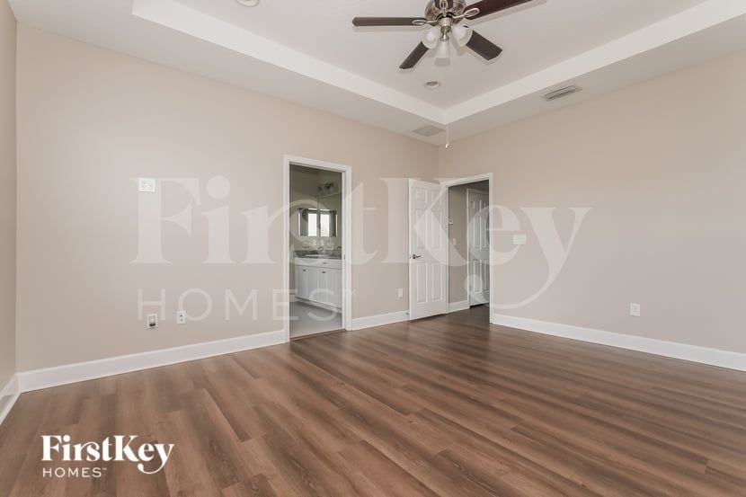 7512 Lantern Park Ave - Photo 7 of 15