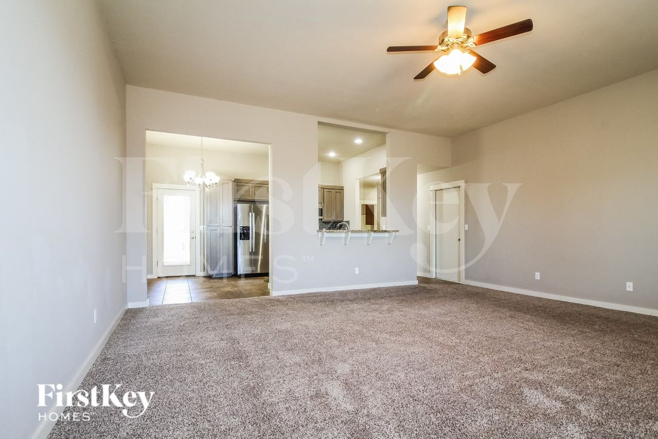 1612 Penn Ln - Photo 2 of 16