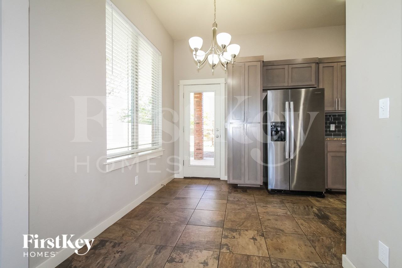 1612 Penn Ln - Photo 4 of 16