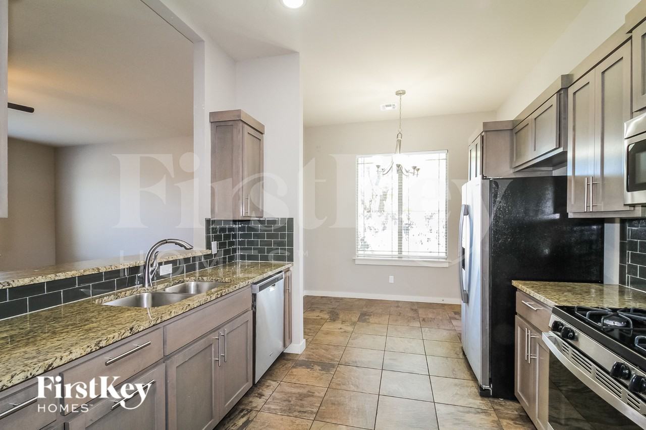 1612 Penn Ln - Photo 6 of 16