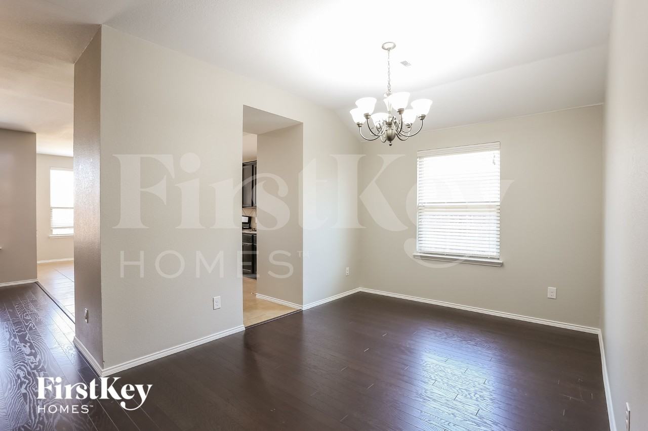 9349 Comanche Ridge Dr - Photo 5 of 15