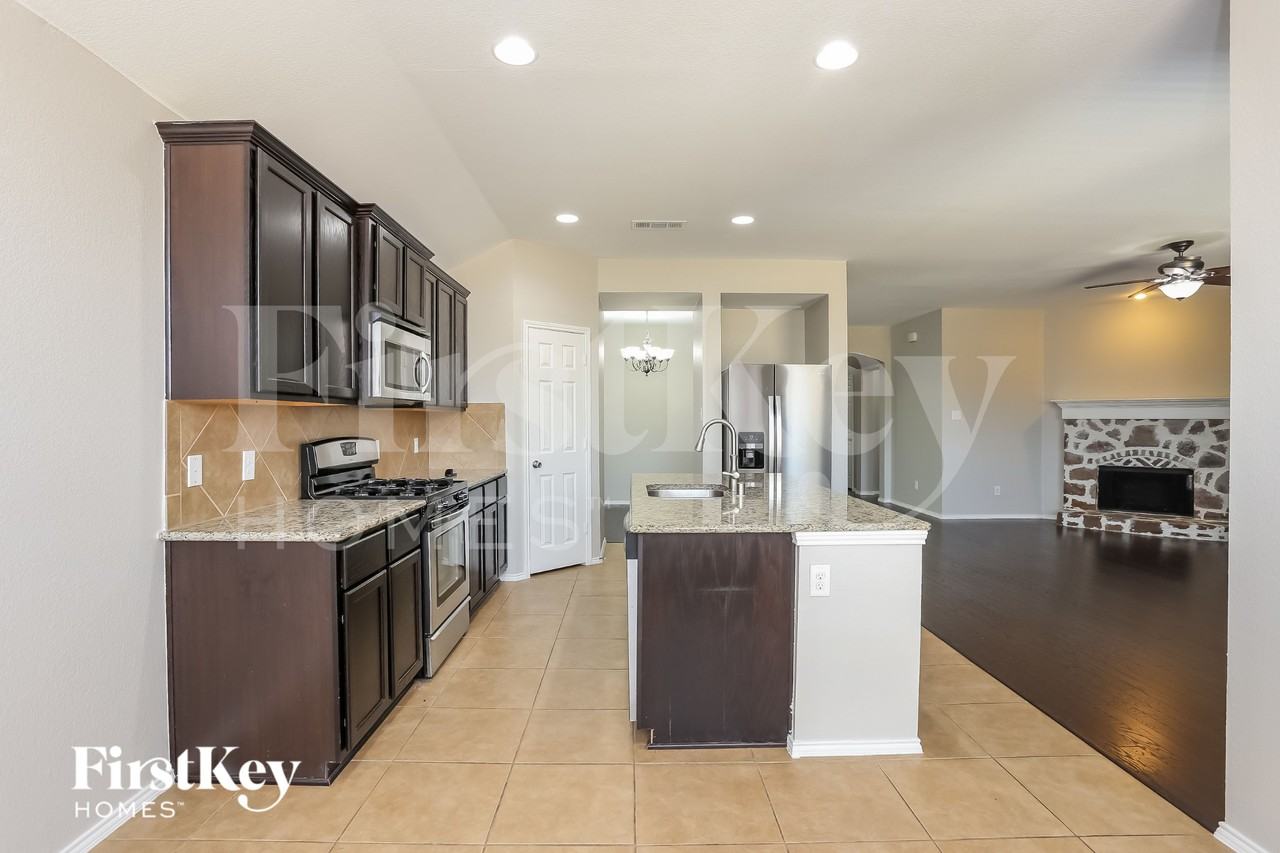 9349 Comanche Ridge Dr - Photo 6 of 15