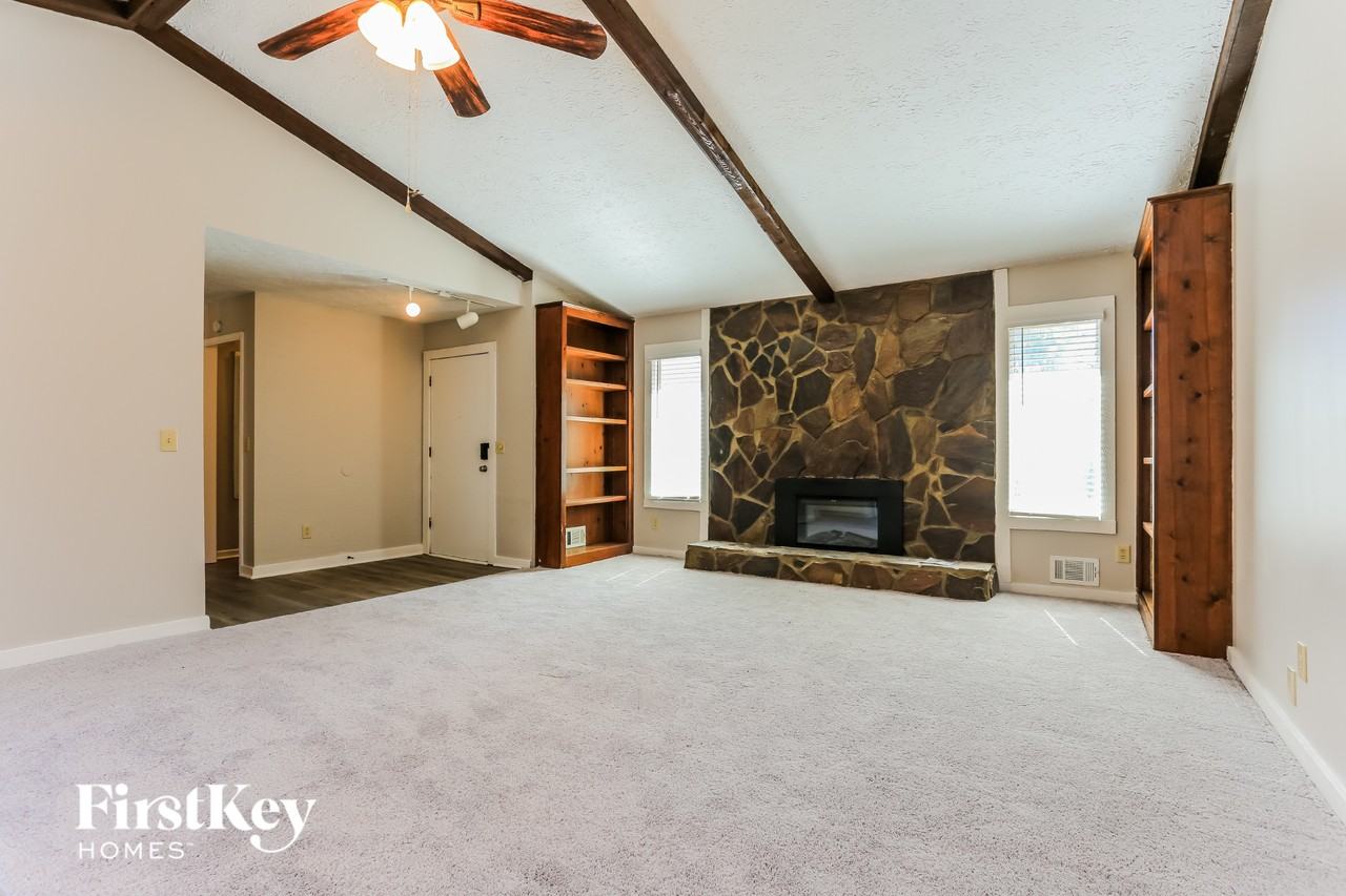 365 Sea Holly Cir - Photo 3 of 15