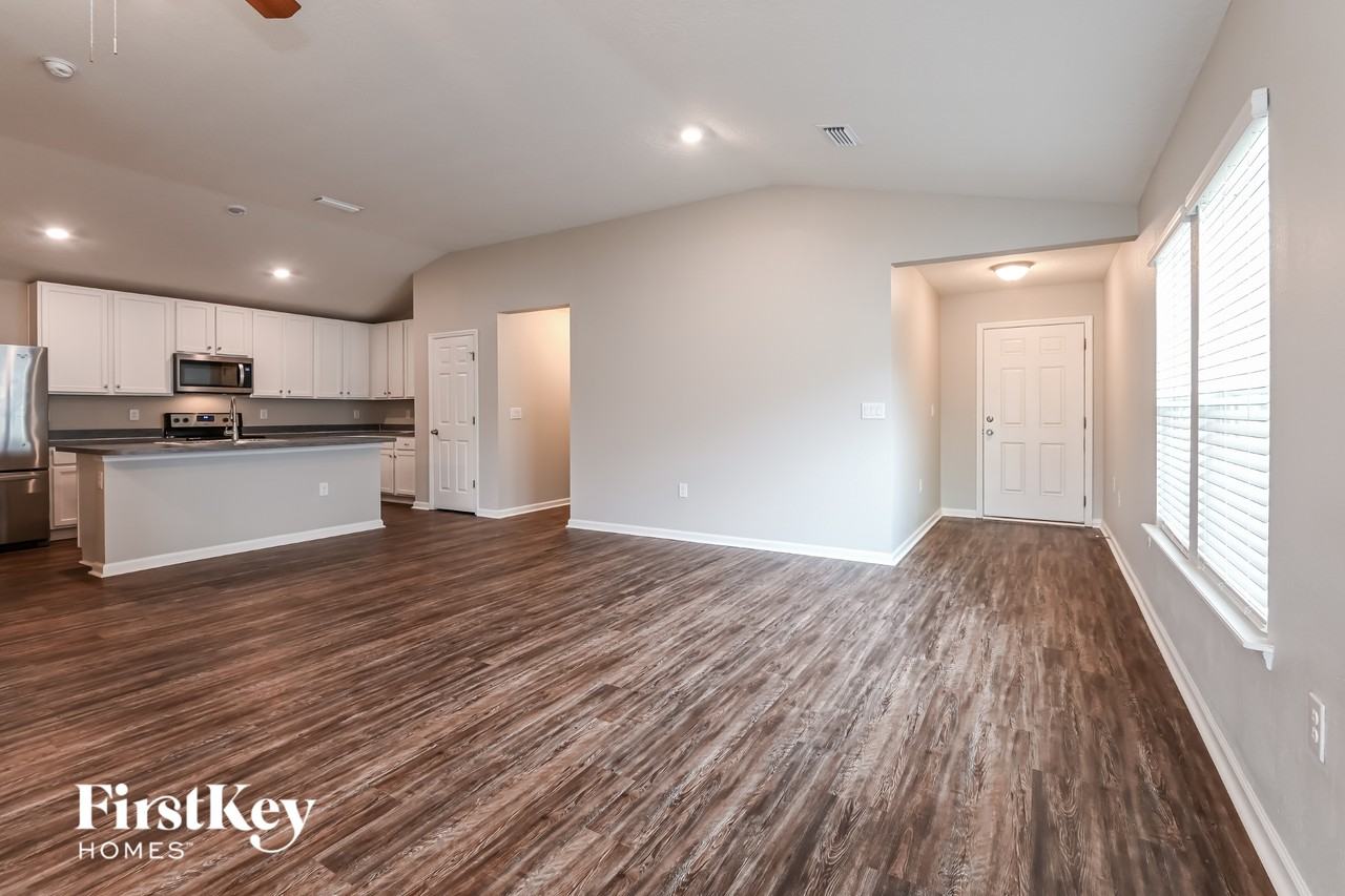 242 Santorini Ct - Photo 5 of 15